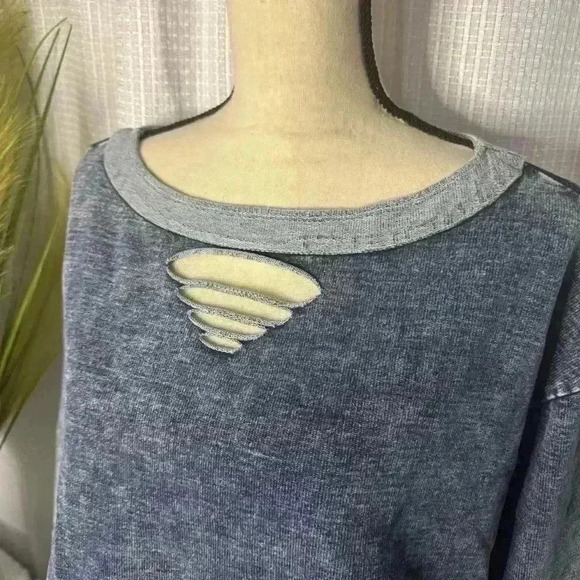 POL Small Mineral Wash Cut Out Short Women Top 3/4 Sleeves In Denim Blue - Picture 2 of 9